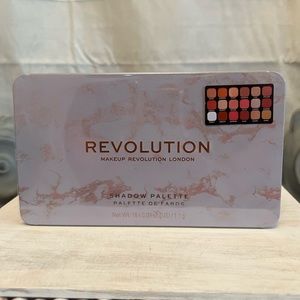 Revolution- Forever Flawless- Decadent Shadow Palette